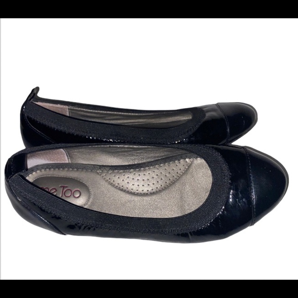 Me Too ladies flats